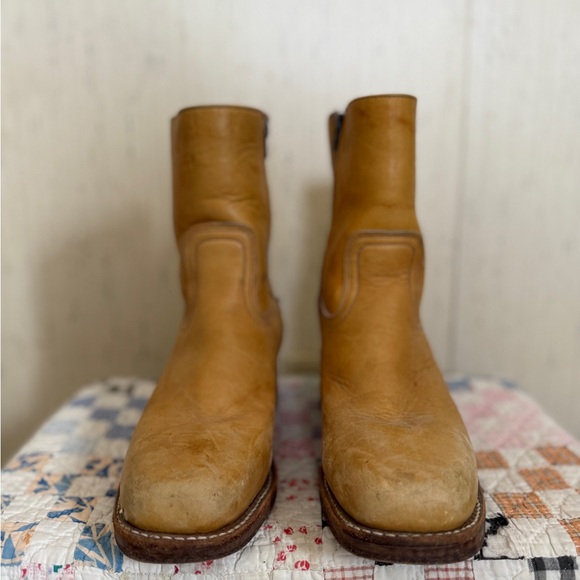 Short Frye Campus Boots - Picture 2 of 9